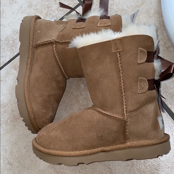 Kids UGG BAILEY BOW II CHESTNUT - Picture 9 of 14